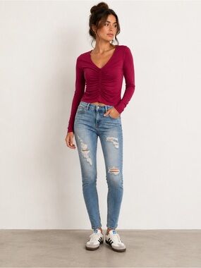 Gaze Burgundy Ruched Long Sleeve V-Neck Crop Top Size Small